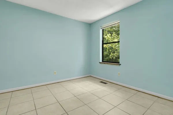 $215,000 | 1208 Cross Creek Way, Unit 1, Tallahassee, FL 32301