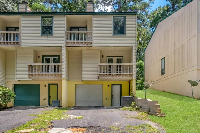 $215,000 | 1208 Cross Creek Way, Unit 1, Tallahassee, FL 32301