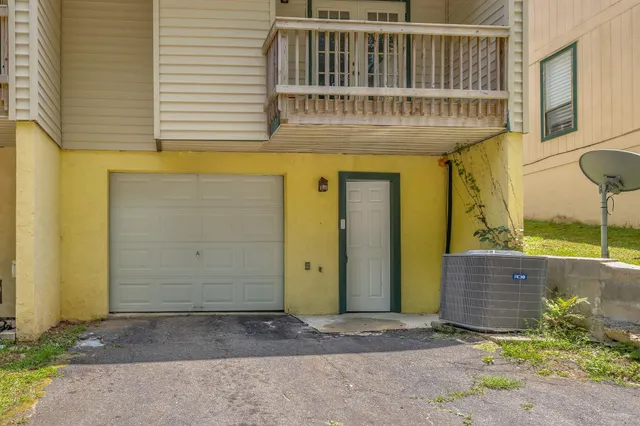 $215,000 | 1208 Cross Creek Way, Unit 1, Tallahassee, FL 32301