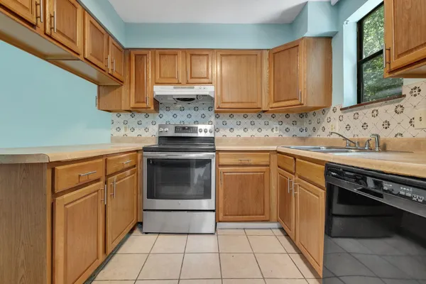 $215,000 | 1208 Cross Creek Way, Unit 1, Tallahassee, FL 32301