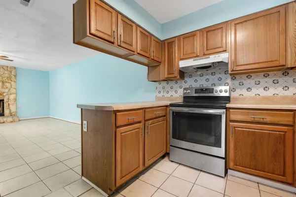 $215,000 | 1208 Cross Creek Way, Unit 1, Tallahassee, FL 32301