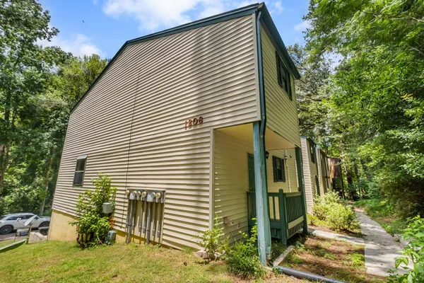 $215,000 | 1208 Cross Creek Way, Unit 1, Tallahassee, FL 32301