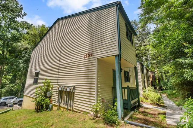 $215,000 | 1208 Cross Creek Way, Unit 1, Tallahassee, FL 32301