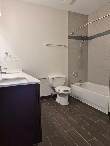 $3,245 | 625 Deerfield Road, Unit 419, Deerfield, IL 60015