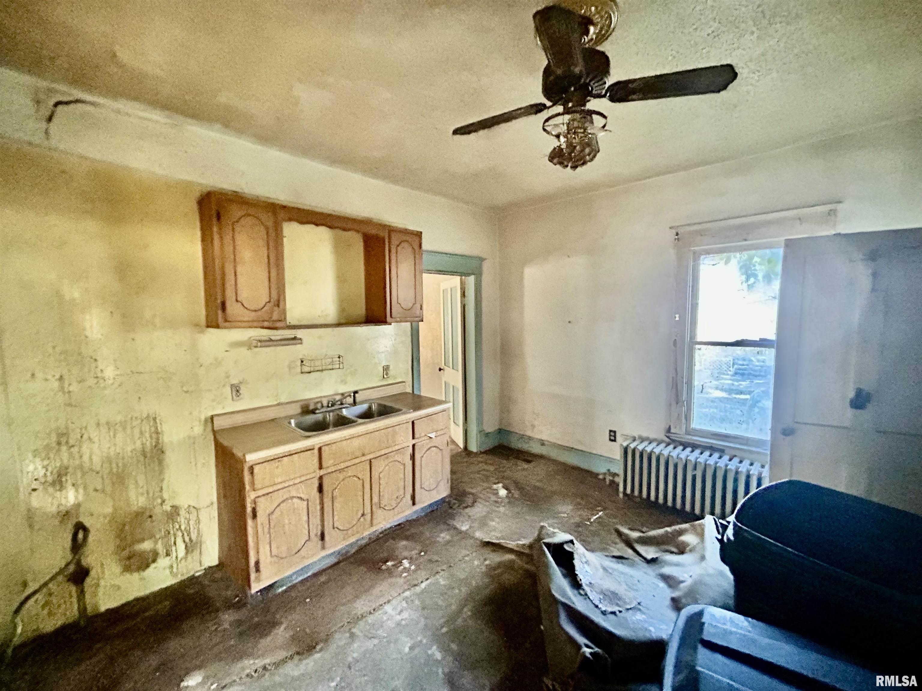 2428 North 15th Street Springfield, IL 62702 - Photo 2 of 9