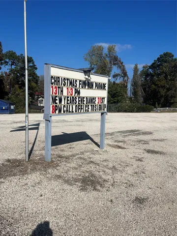 a sign that is on the side of the road