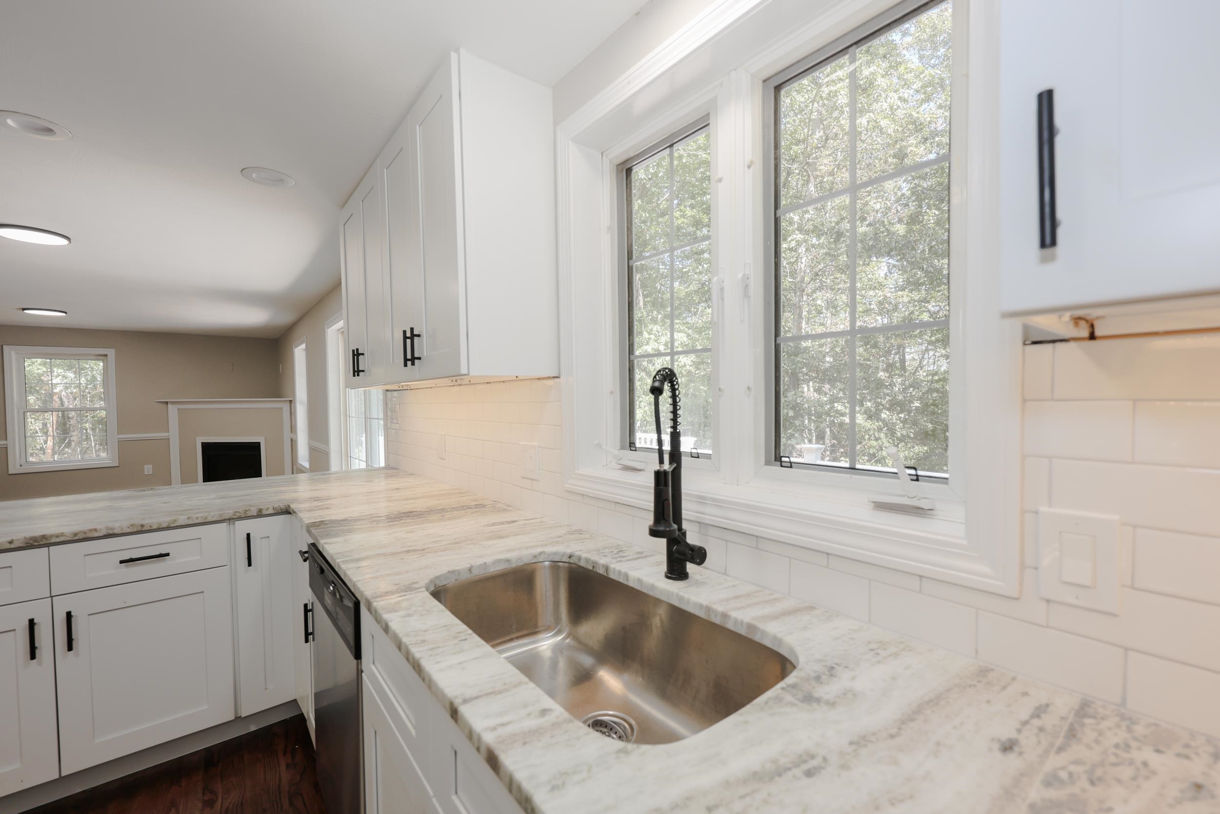 29 Glen Ridge Road Raymond, NH 03077 - Photo 6 of 43 Gallery Image 6