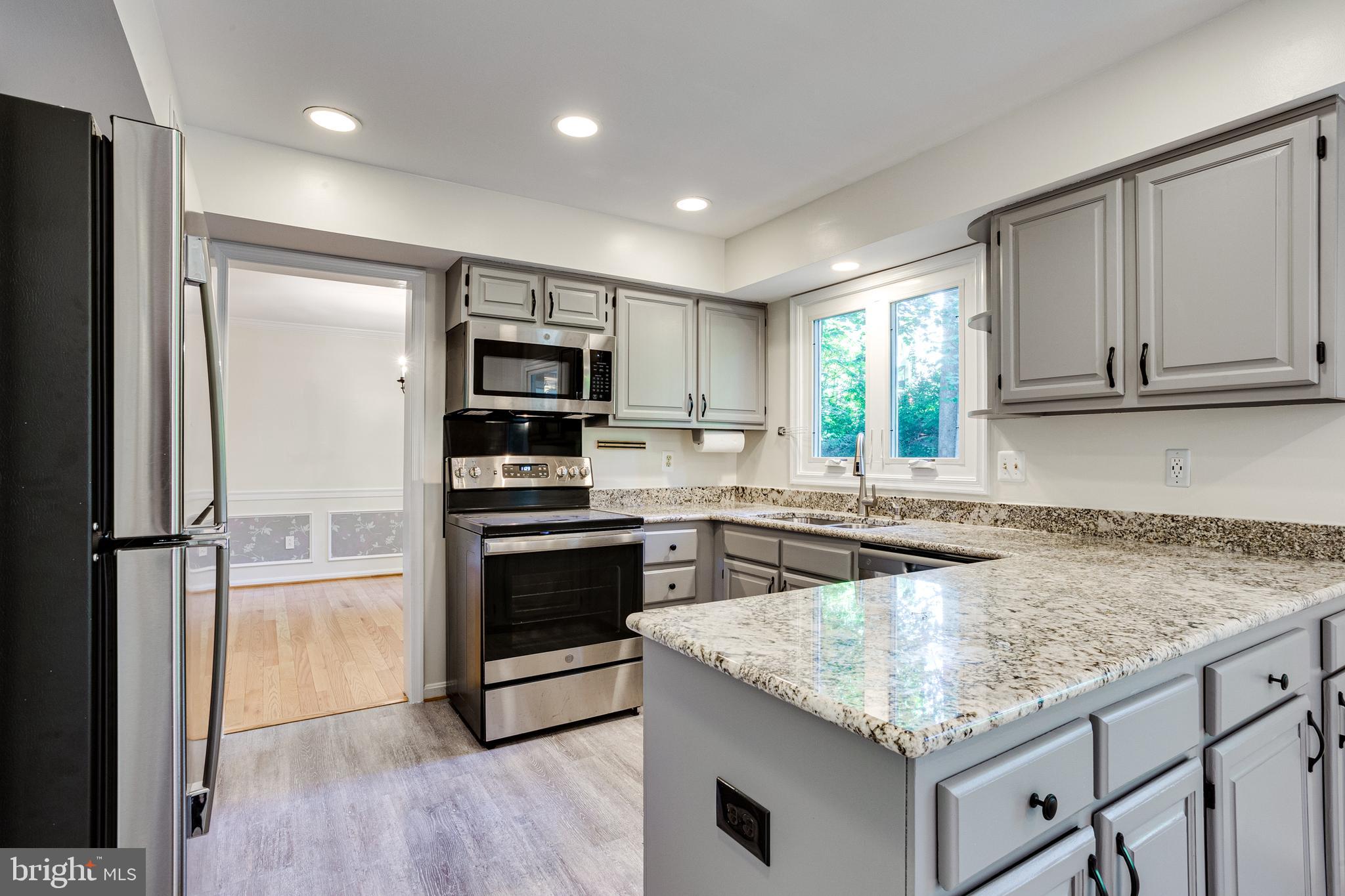 11300 Classical Lane Silver Spring, MD 20901 - Photo 11 of 50 Upgraded Kitchen- New Appliances!