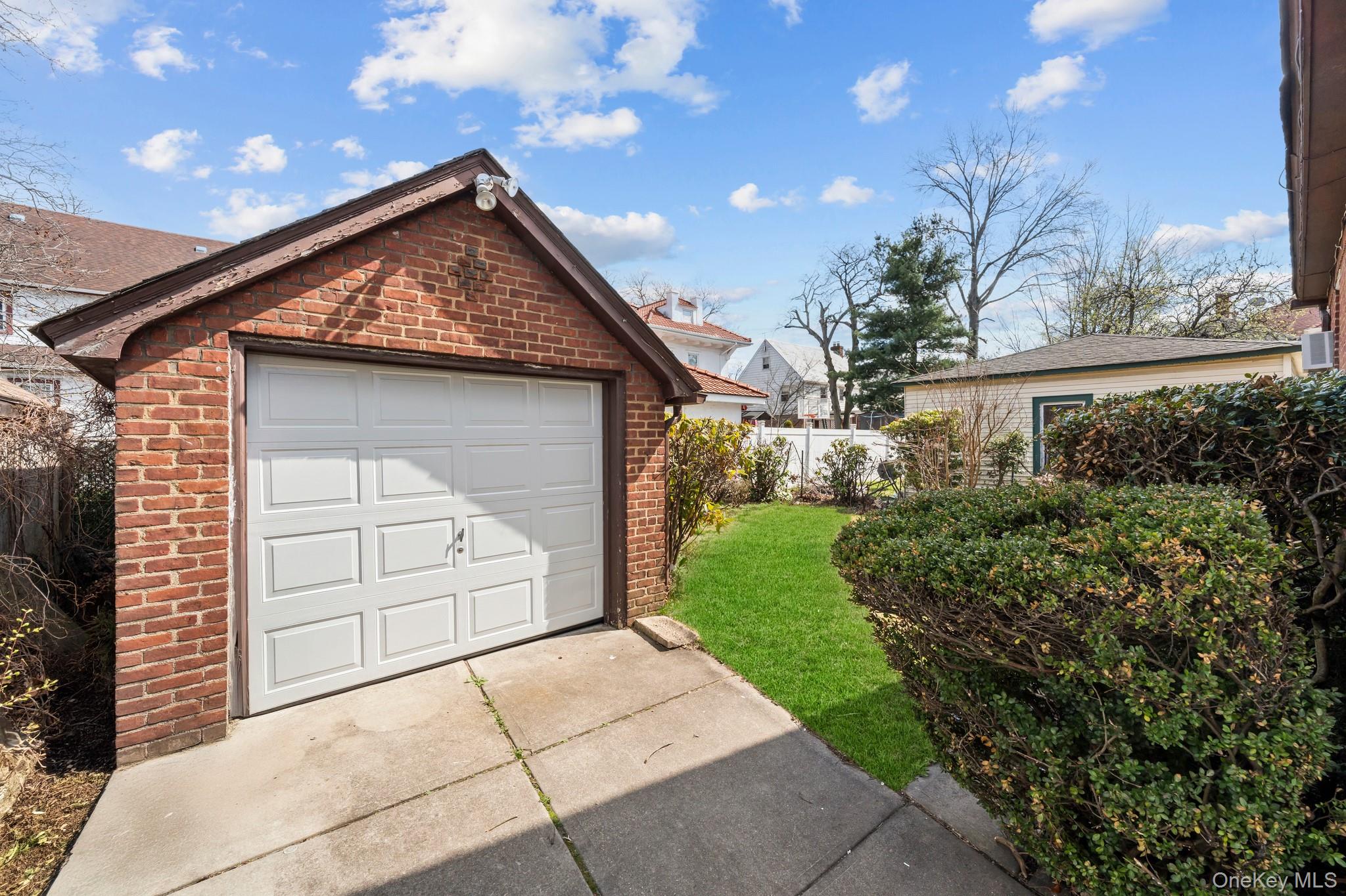 138-39 227th Street Queens, NY 11413 - Photo 15 of 20