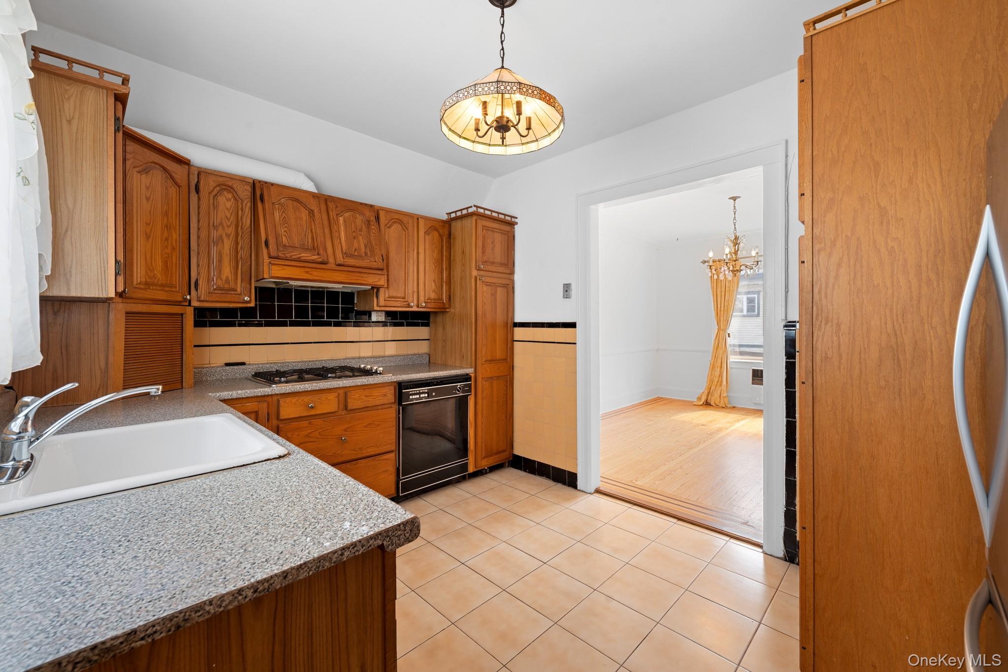 138-39 227th Street Queens, NY 11413 - Photo 6 of 20