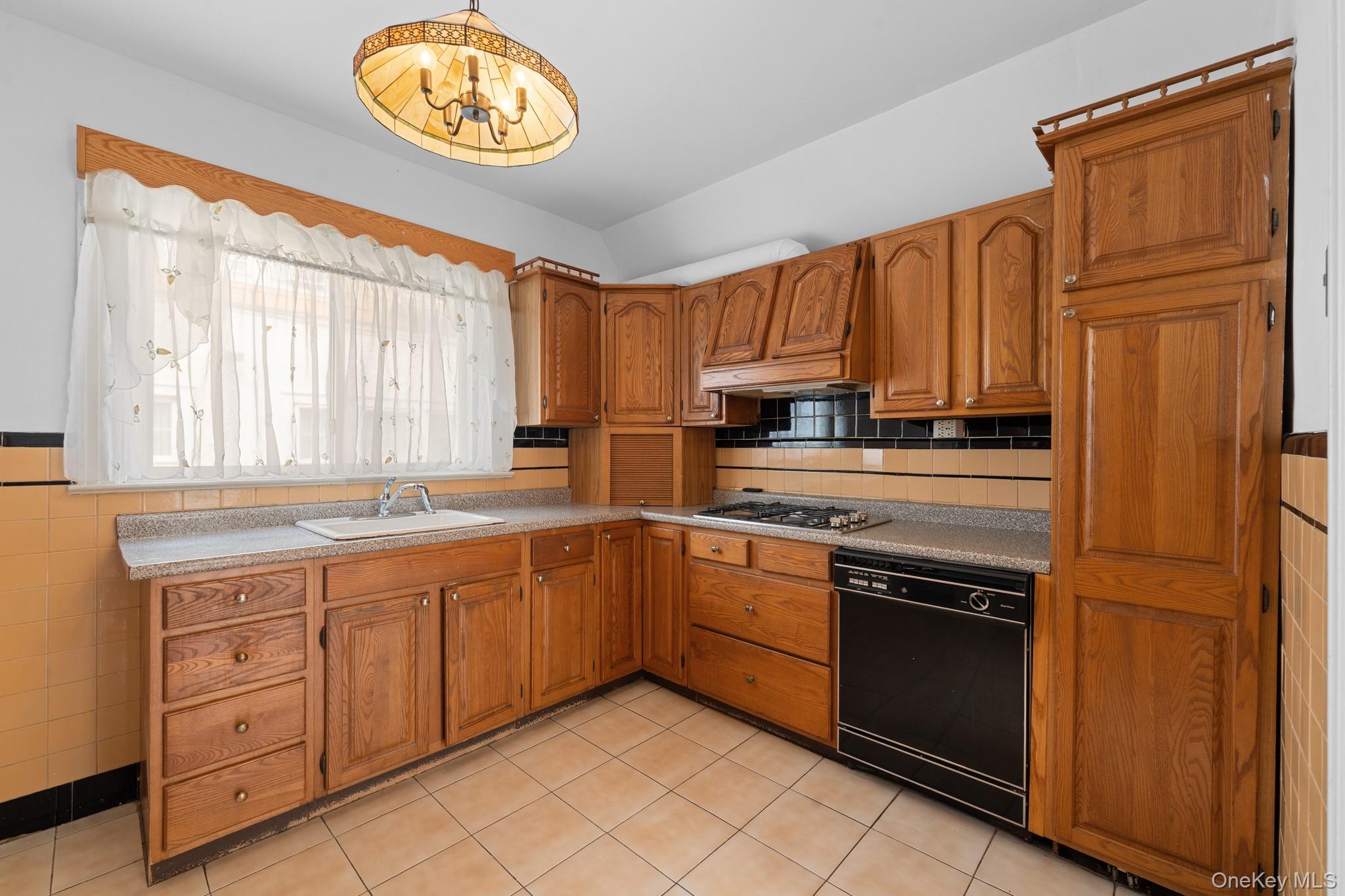 138-39 227th Street Queens, NY 11413 - Photo 7 of 20