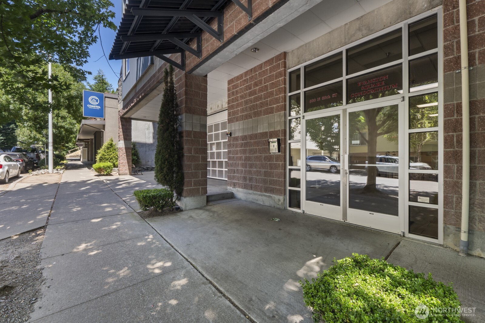 600 North 85th Street, Unit 401 Seattle, WA 98103 - Photo 8 of 39