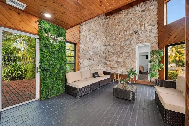 $2,400,000 | 2701 Southwest 113th Avenue, Miami, FL 33165