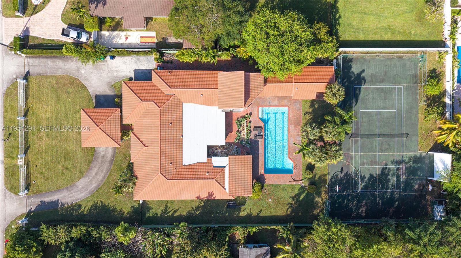 2701 Southwest 113th Avenue Miami, FL 33165 - Photo 28 of 36