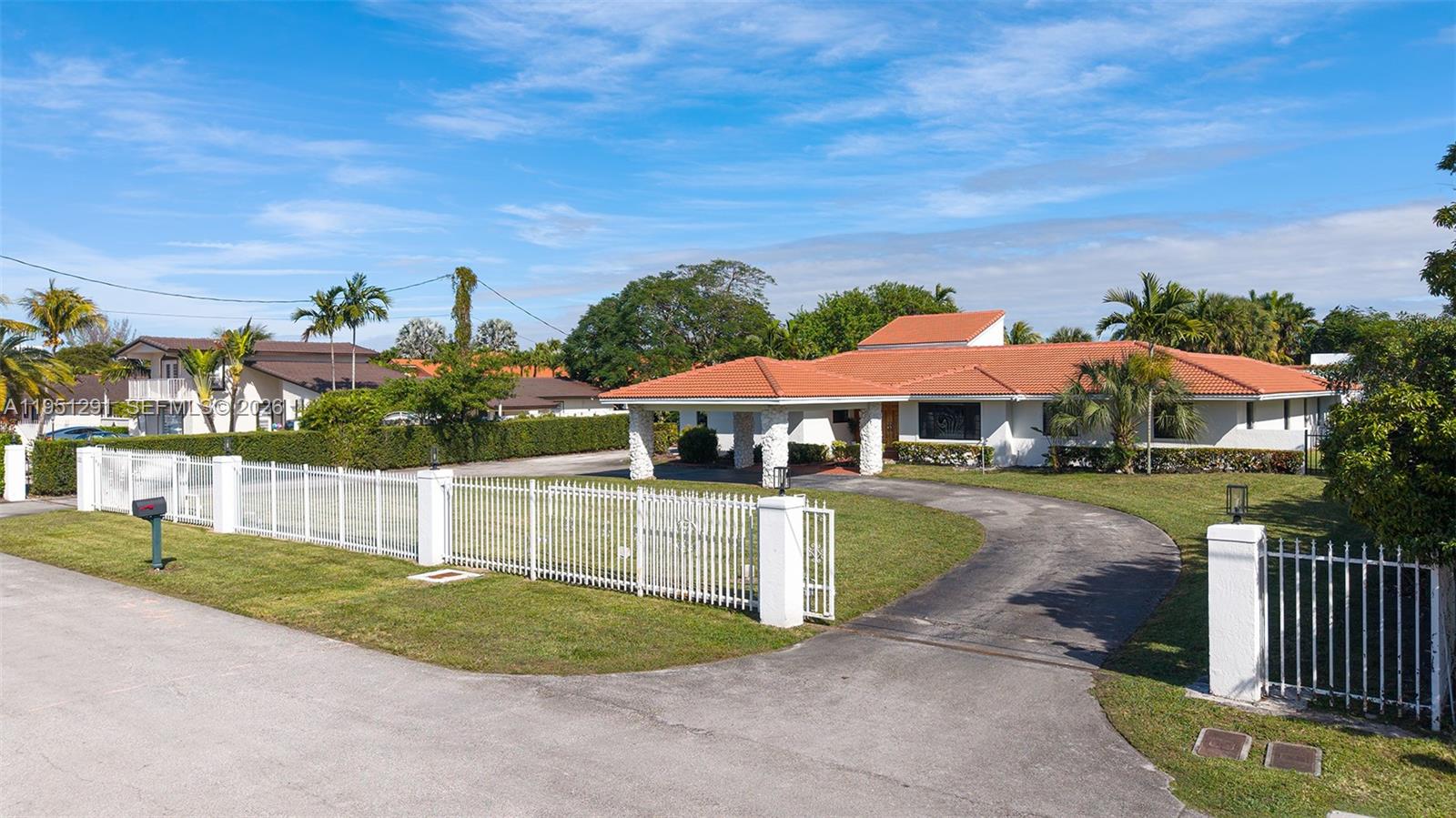 2701 Southwest 113th Avenue Miami, FL 33165 - Photo 35 of 36