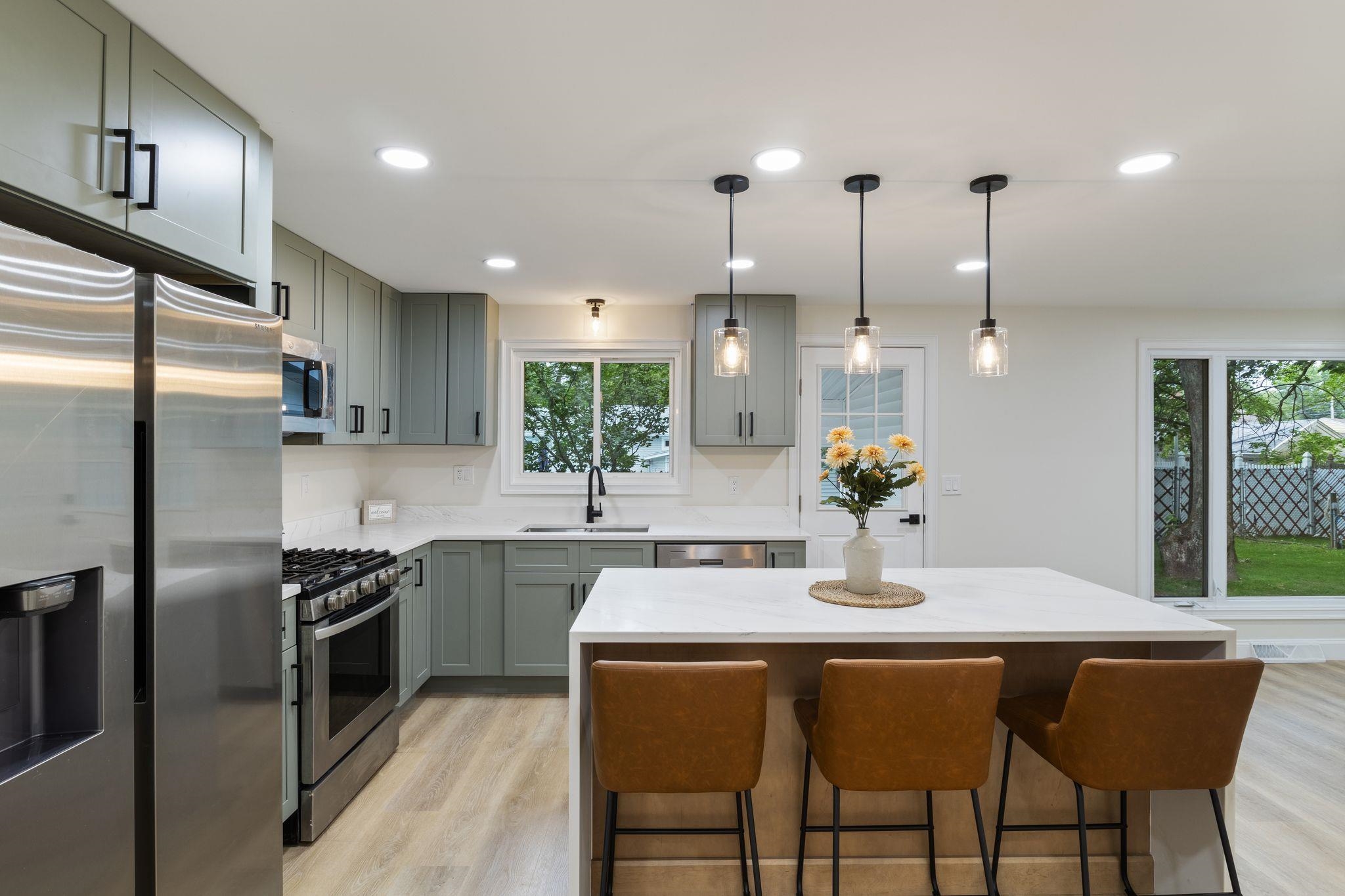 11 Bond Street Hudson, NH 03051 - Photo 15 of 55