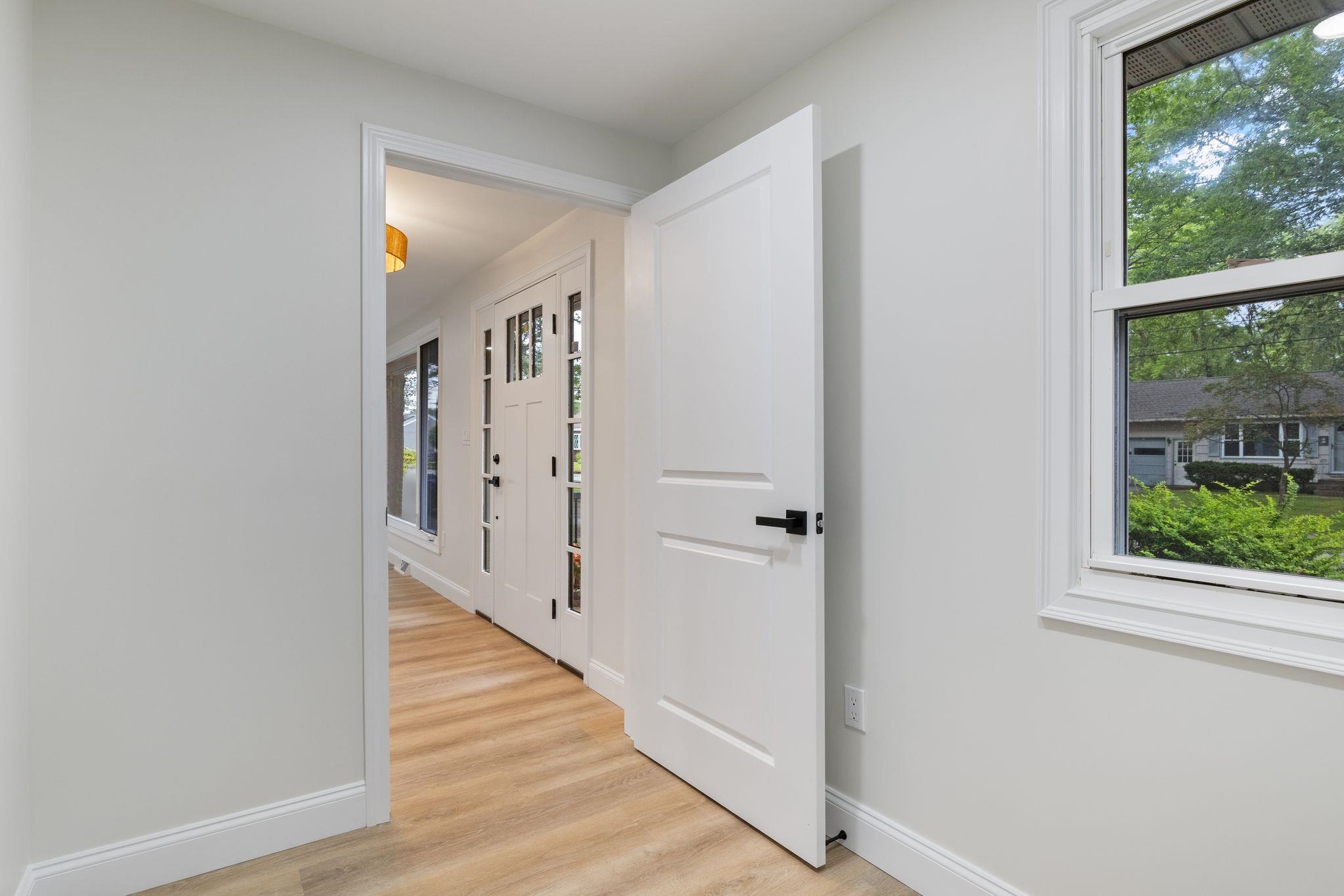 11 Bond Street Hudson, NH 03051 - Photo 17 of 55