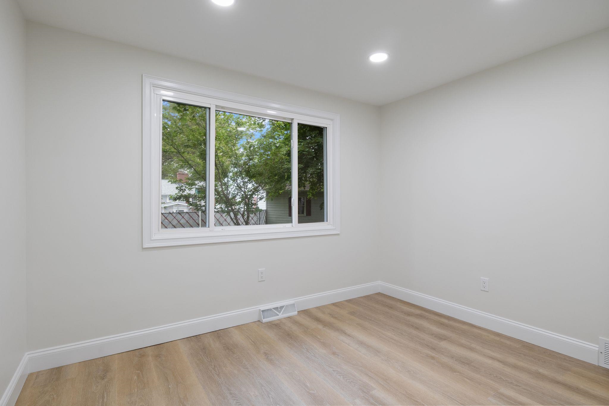 11 Bond Street Hudson, NH 03051 - Photo 20 of 55