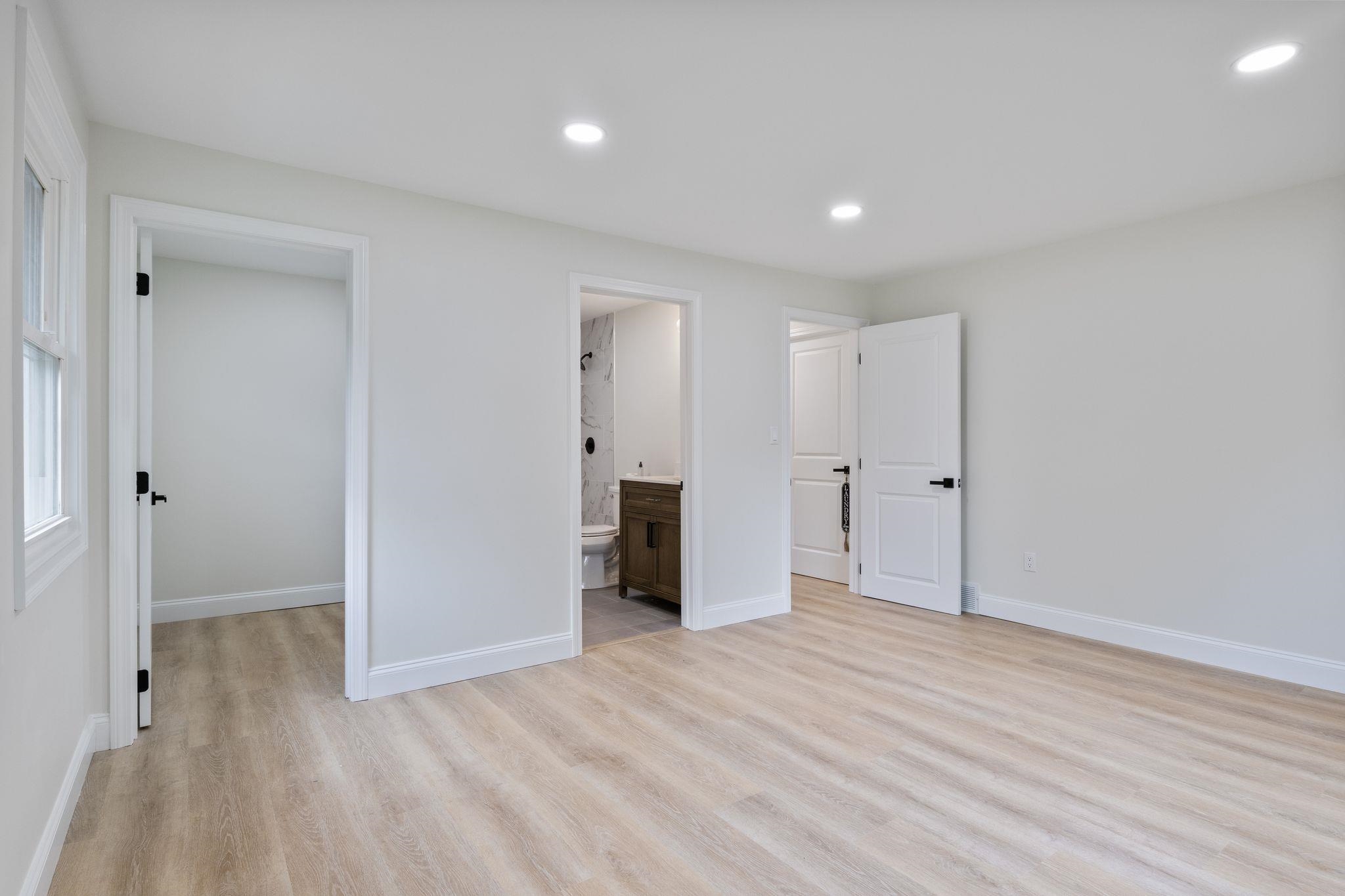 11 Bond Street Hudson, NH 03051 - Photo 27 of 55