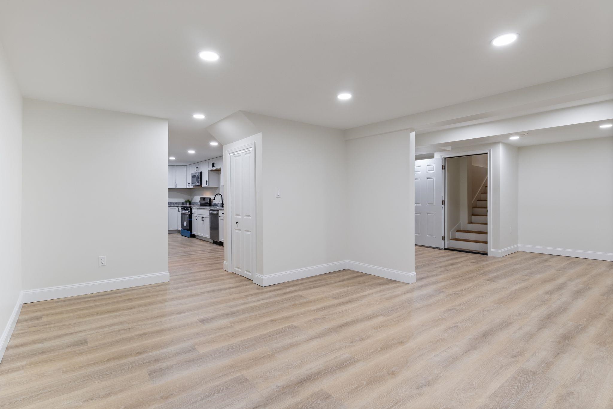 11 Bond Street Hudson, NH 03051 - Photo 32 of 55