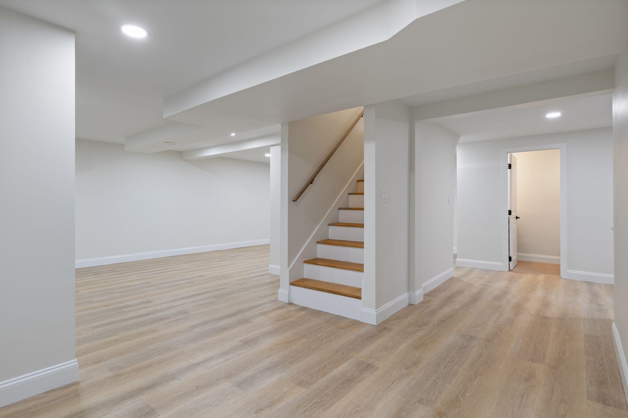 11 Bond Street Hudson, NH 03051 - Photo 35 of 55