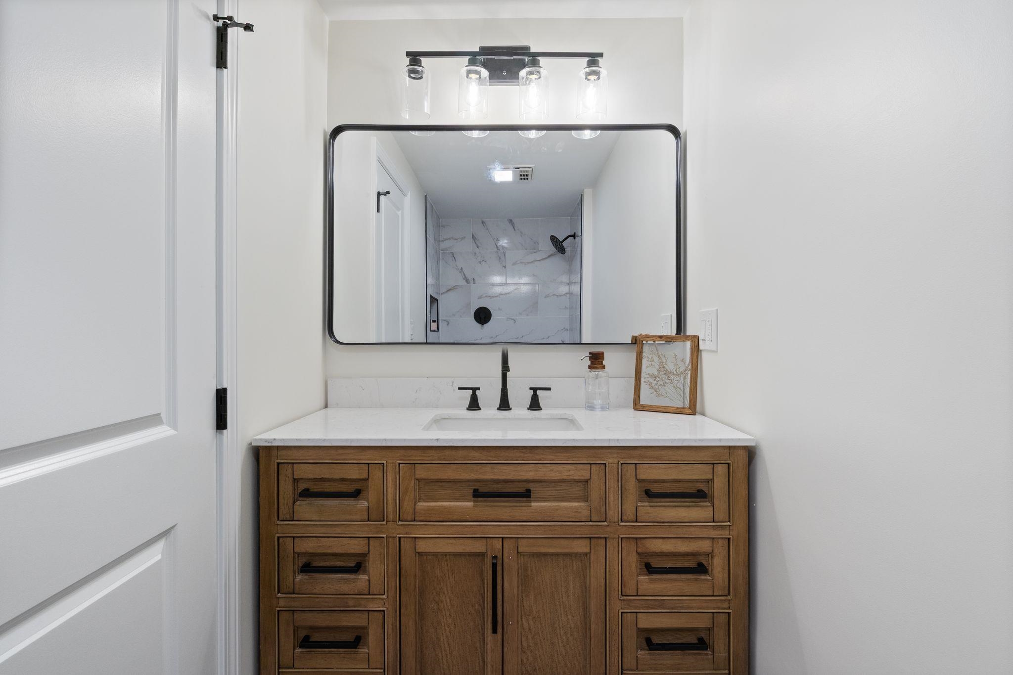 11 Bond Street Hudson, NH 03051 - Photo 36 of 55