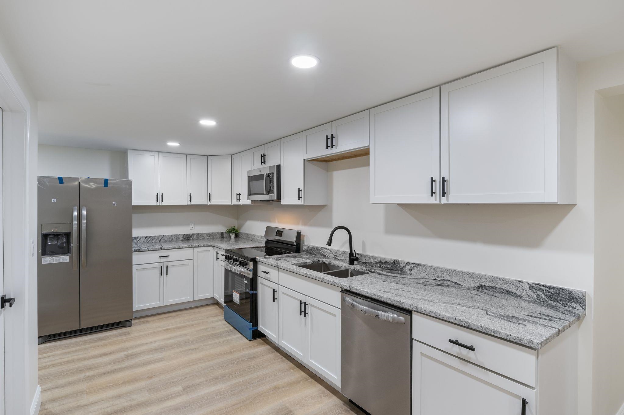 11 Bond Street Hudson, NH 03051 - Photo 38 of 55