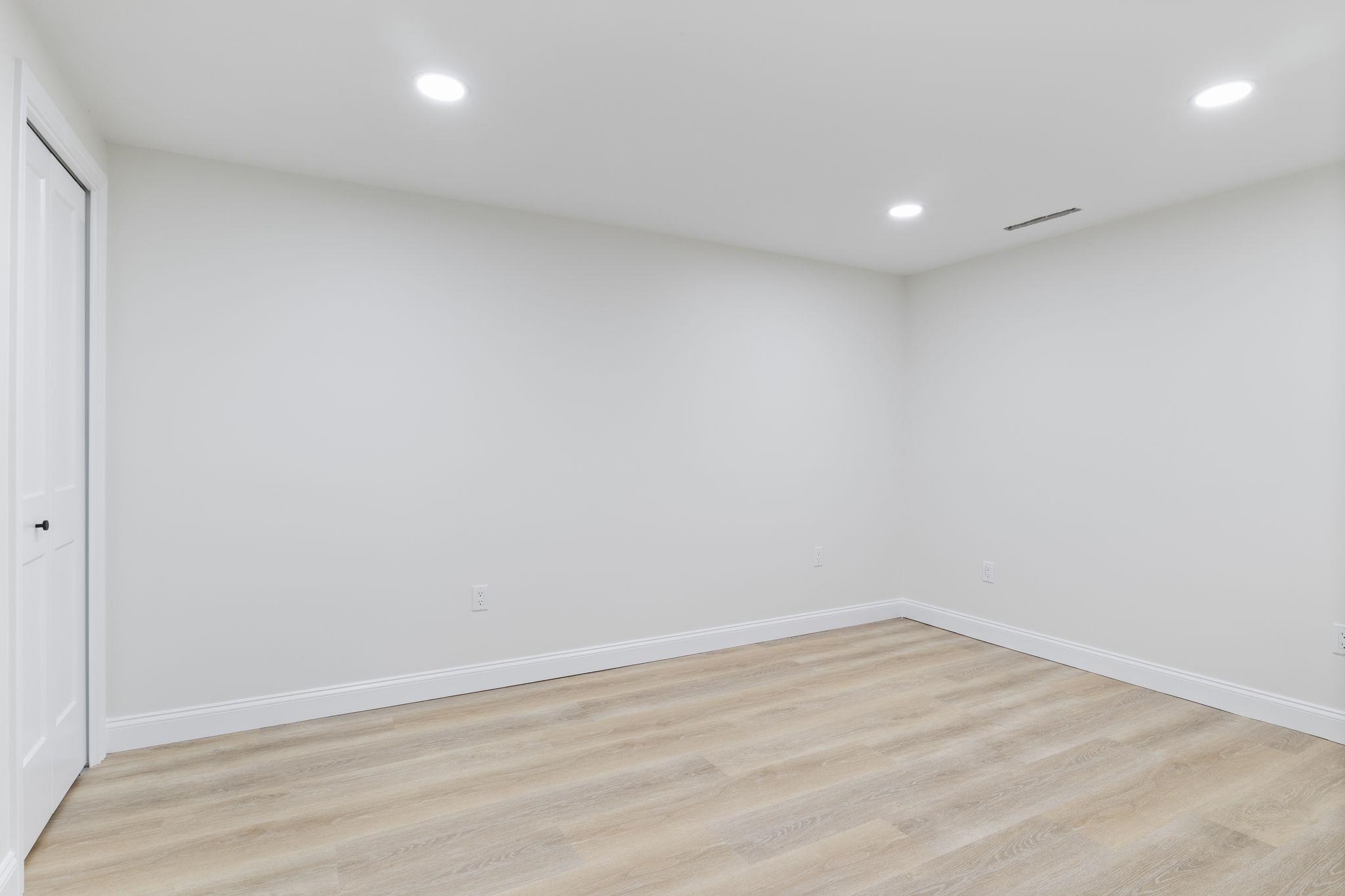 11 Bond Street Hudson, NH 03051 - Photo 41 of 55