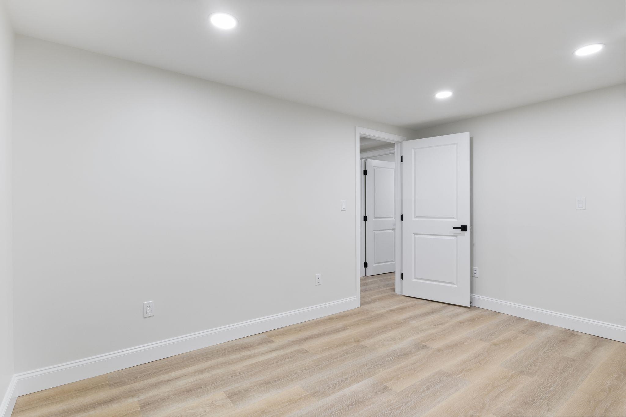 11 Bond Street Hudson, NH 03051 - Photo 42 of 55