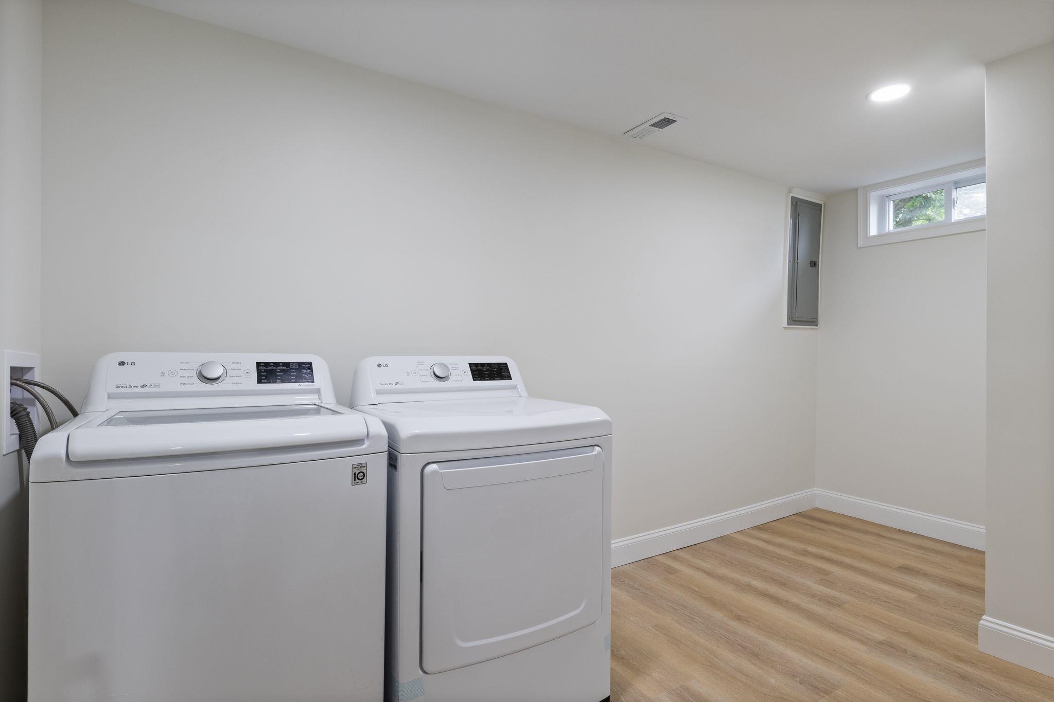 11 Bond Street Hudson, NH 03051 - Photo 43 of 55