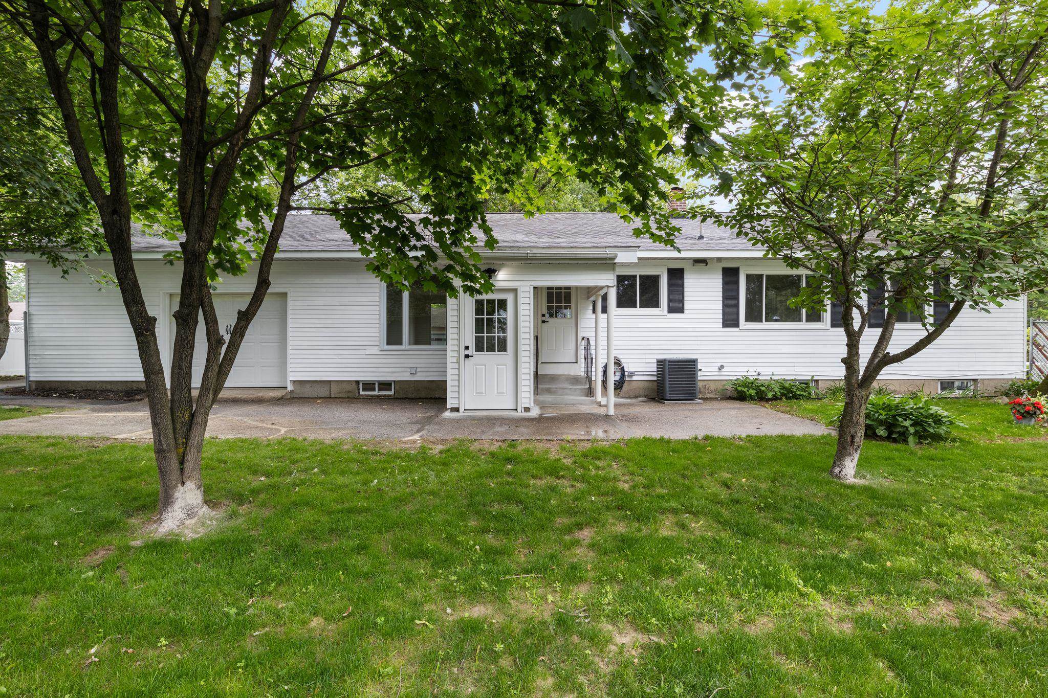 11 Bond Street Hudson, NH 03051 - Photo 48 of 55