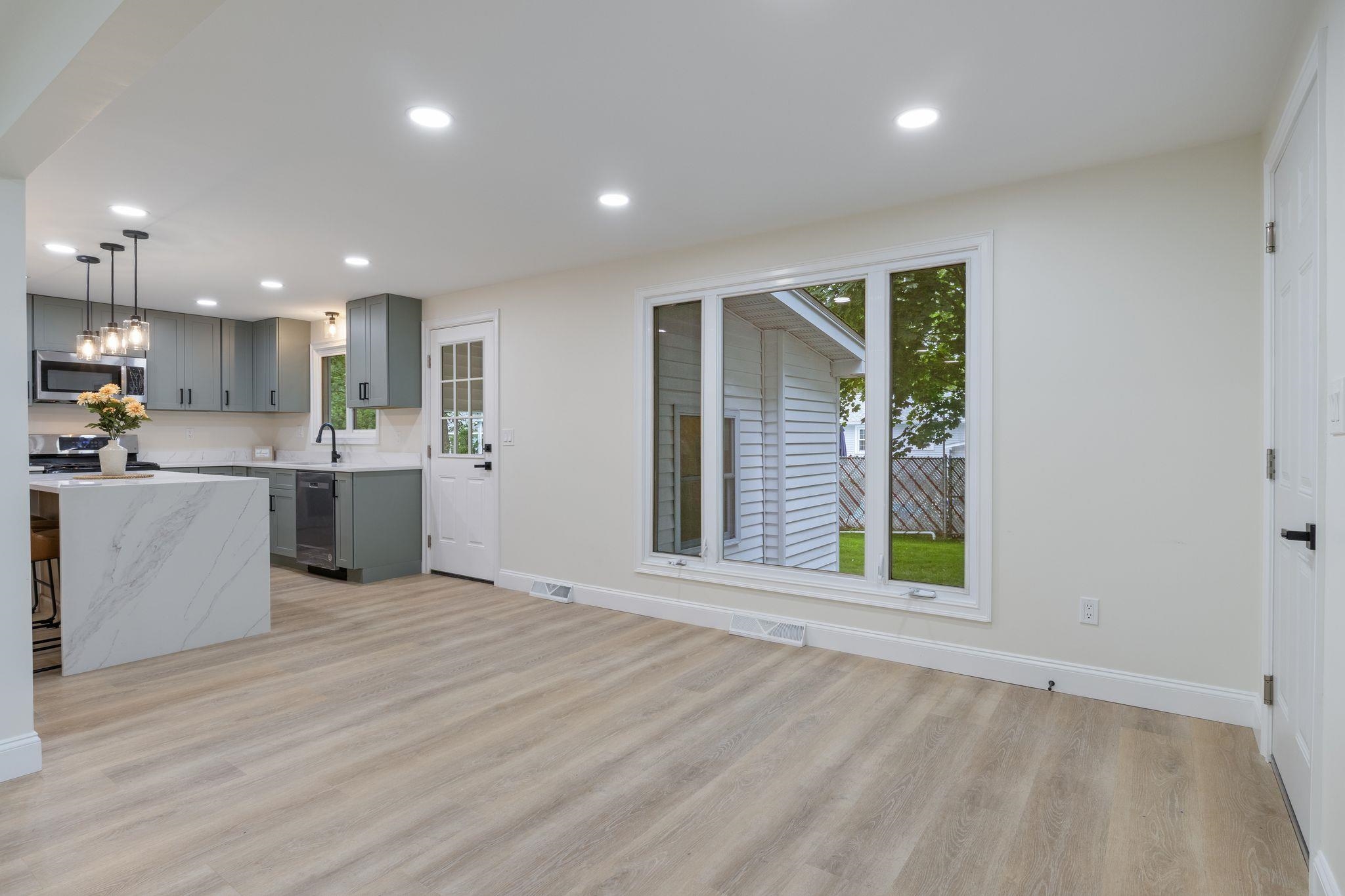 11 Bond Street Hudson, NH 03051 - Photo 7 of 55