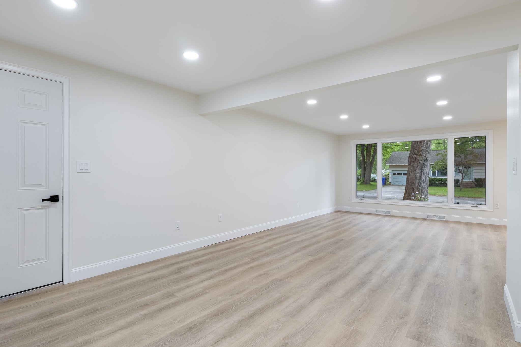 11 Bond Street Hudson, NH 03051 - Photo 9 of 55