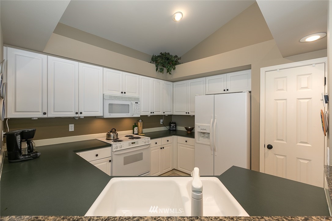 714 228th Street Southwest, Unit 203 Bothell, WA 98021 - Photo 11 of 17 Gallery Image 11