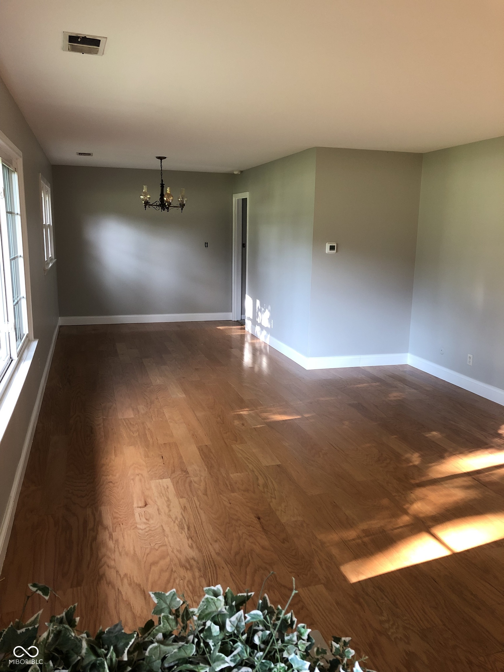 6347 Breamore Road Indianapolis, IN 46220 - Photo 5 of 32 Gallery Image 5