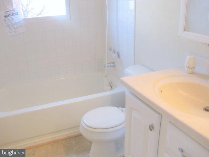 1901 Ridgewick Road Glen Burnie, MD 21061 - Photo 11 of 23 Bath