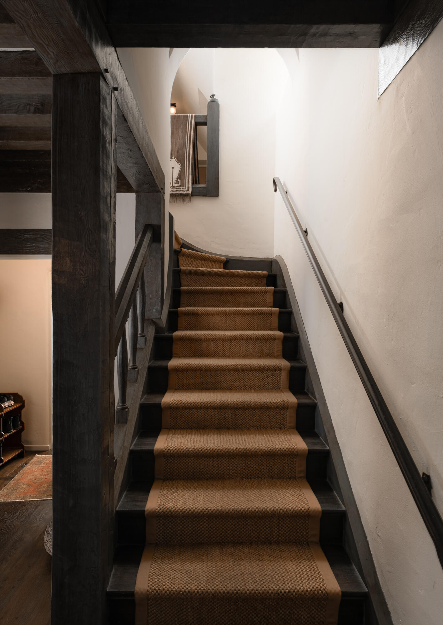 175 Miramar Avenue Montecito, CA 93108 - Photo 14 of 33 a view of entryway