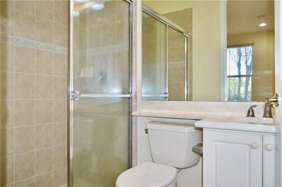 3907 Passion Flower Road, Unit 3907 Coconut Creek, FL 33073 - Photo 18 of 33 1st Floor Full Bathroom