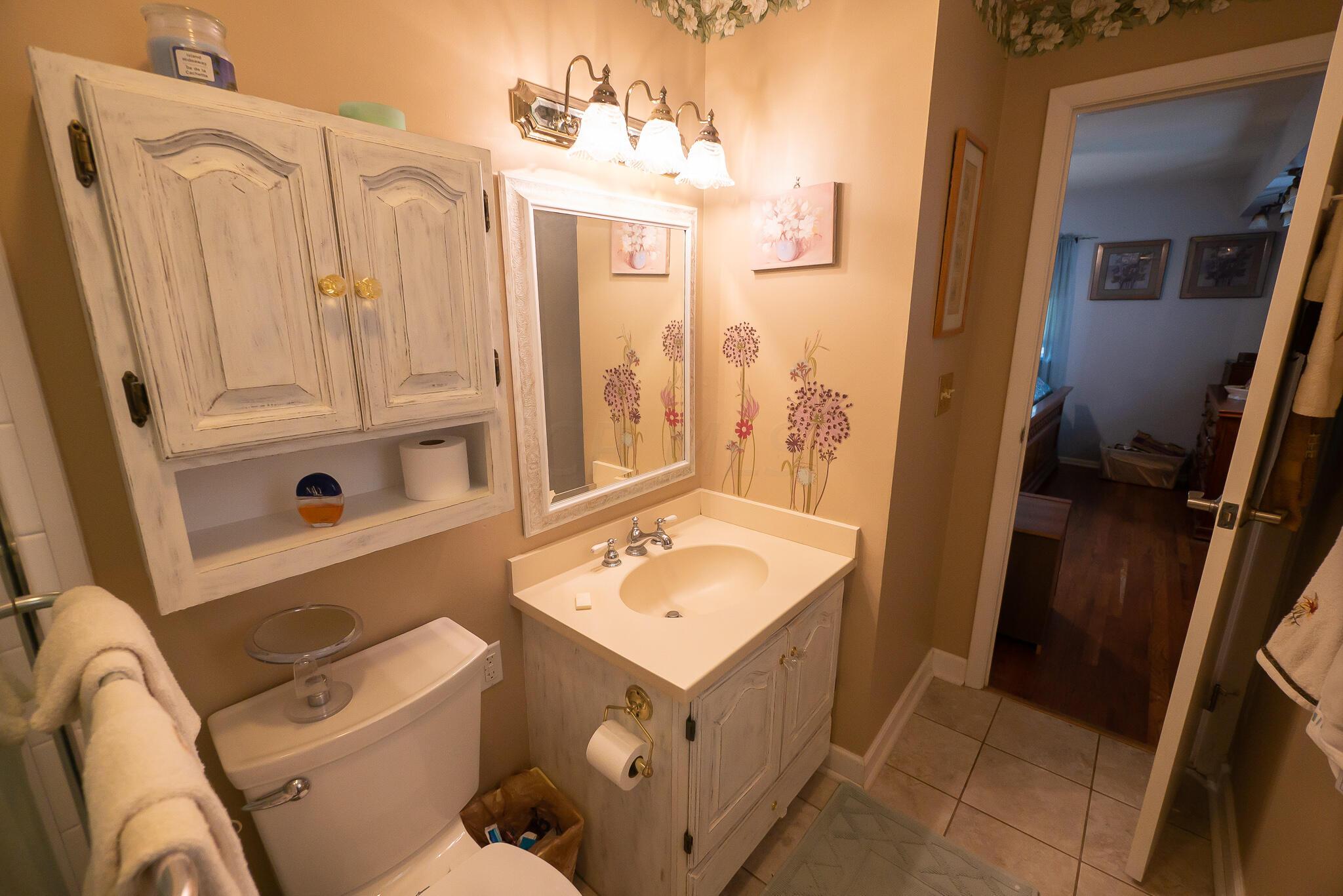1266 Thurell Road Columbus, OH 43229 - Photo 35 of 48 MasterBath3