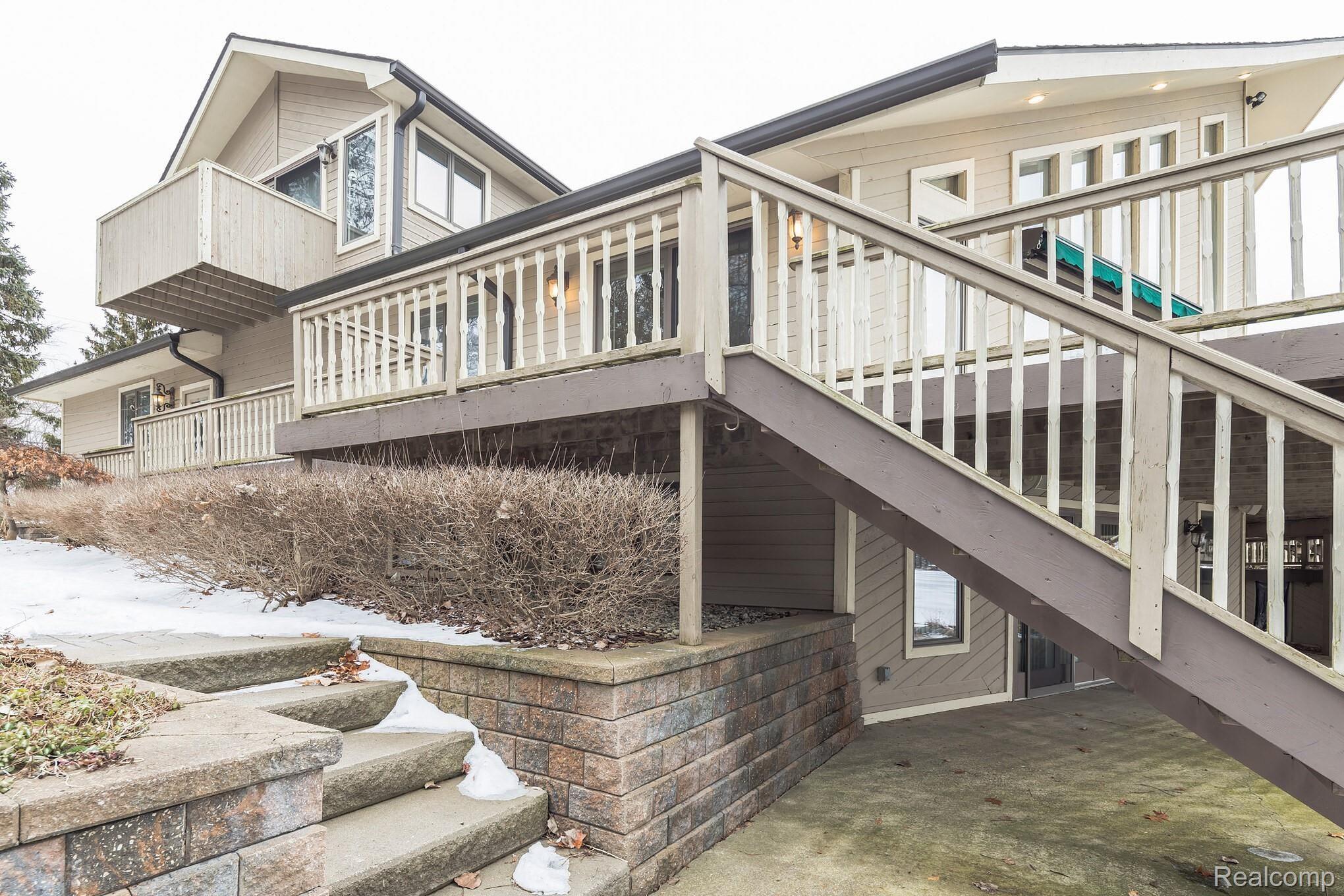 3651 Mann Road Clarkston, MI 48346 - Photo 3 of 25 3.jpg