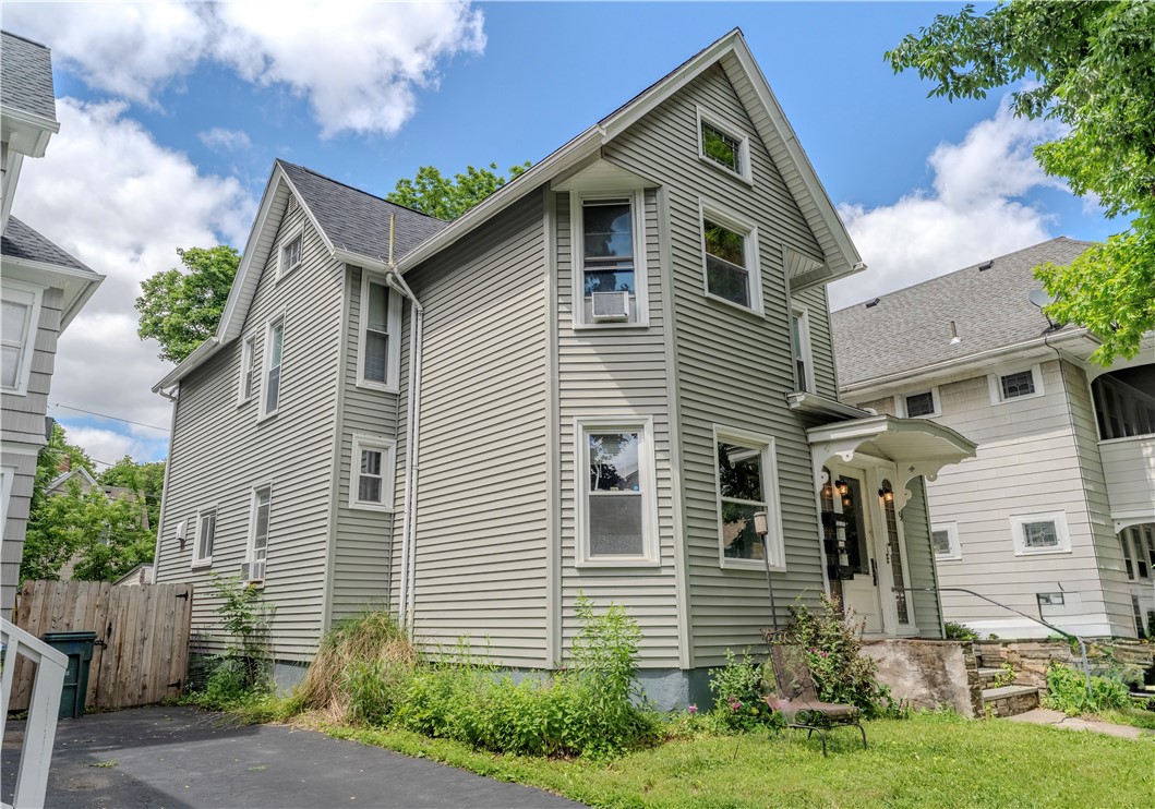 9 Sumner Park Rochester, NY 14607 - Photo 2 of 32