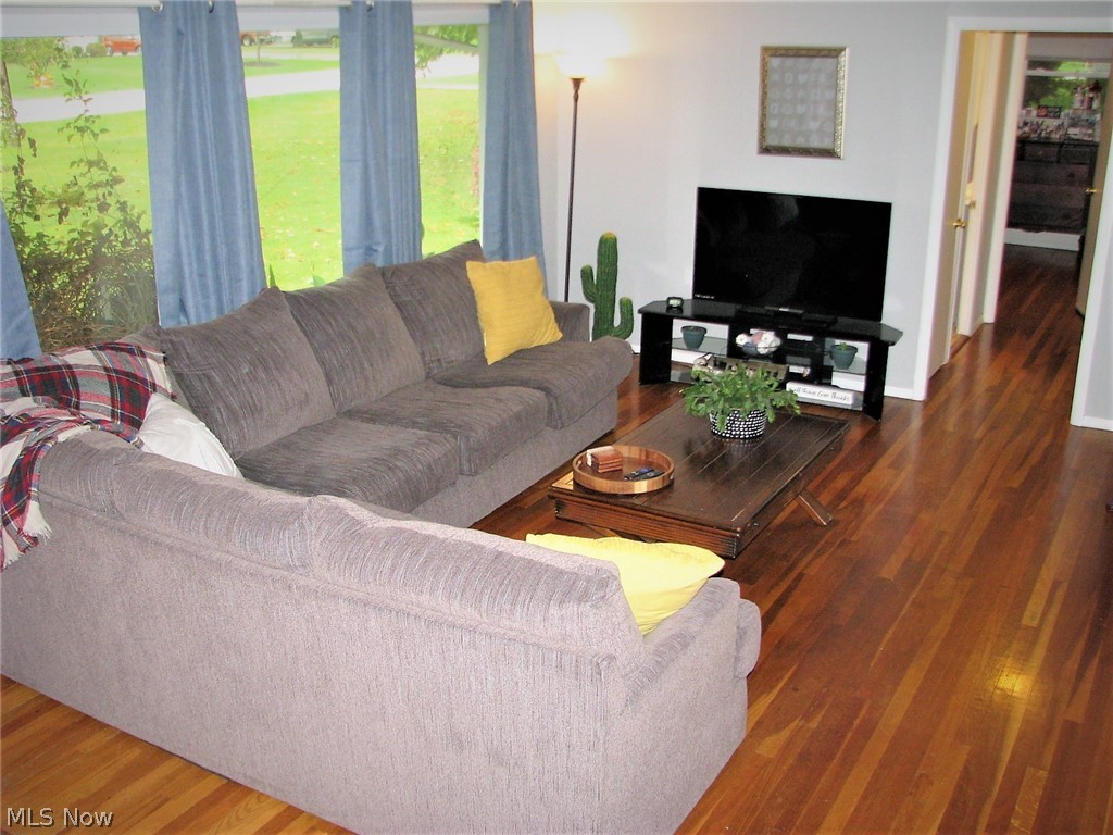 32215 Bainbridge Road Solon, OH 44139 - Photo 4 of 27 Gallery Image 4