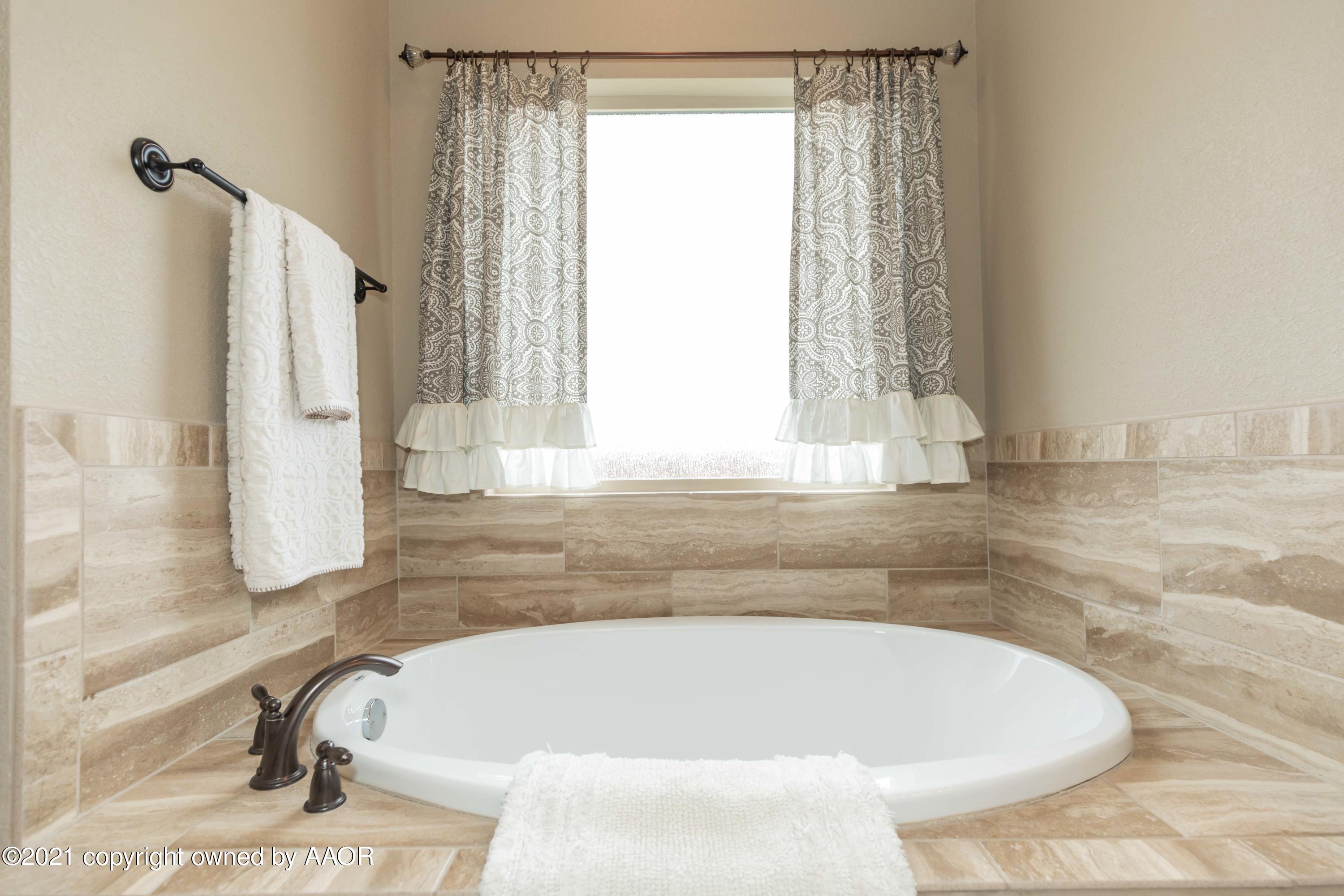 18201 Stone Creek Road Amarillo, TX 79124 - Photo 29 of 57 MASTER BATH VIEW 3