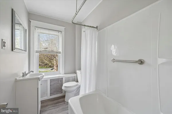 $189,000 | 1008 East 18th Street, Chester, PA 19013