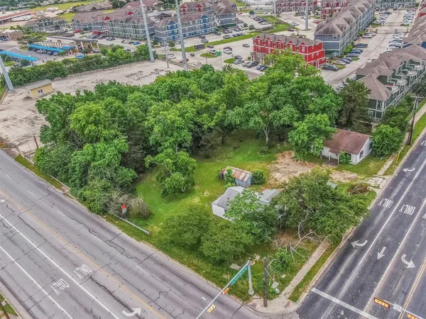 $500,000 | 2807-2809 East Villa Maria Road, Bryan, TX 77802