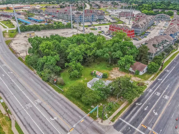 $500,000 | 2807-2809 East Villa Maria Road, Bryan, TX 77802