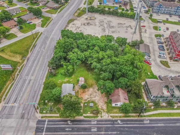 $500,000 | 2807-2809 East Villa Maria Road, Bryan, TX 77802