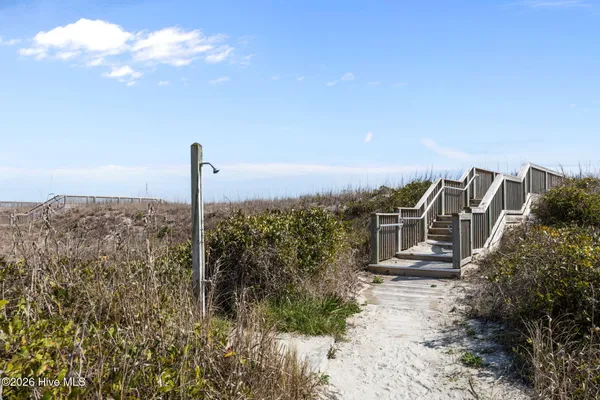 $649,000 | 2903 Pointe W Drive, Unit A, Emerald Isle, NC 28594