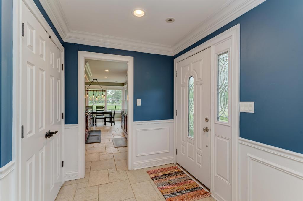 325 Canterbury Lane Inverness, IL 60010 - Photo 10 of 54