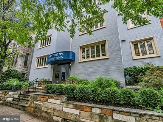 $3,900 | 220 2nd Street Southeast, Unit 103, Washington, DC 20003